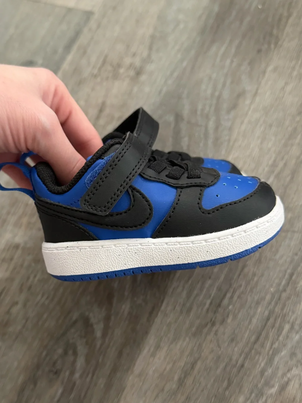 Nike Toddler Black and Blue Hook-and-Loop Sneakers